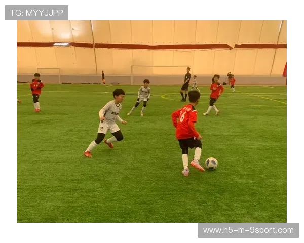 “青少年足球科技创新实验班在全国推广，激发创造力”，青少年足球学校