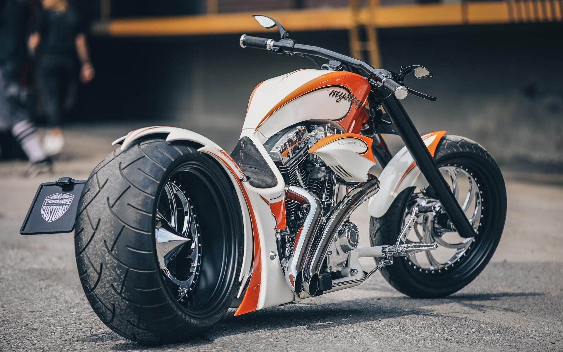 女子足球成绩突出但基础力量与支持体系需加强，女子足球队训练计划